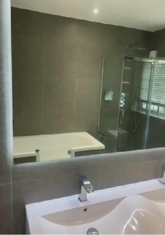 Wandsworth, South London Deluxe King Room 1 Экстерьер фото