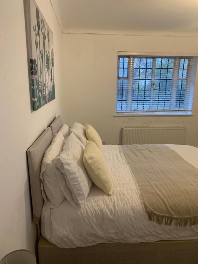 Wandsworth, South London Deluxe King Room 1 Экстерьер фото